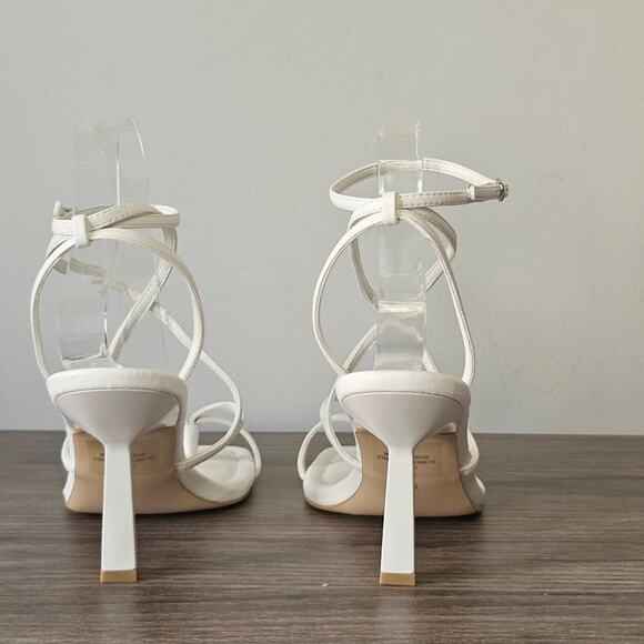 Guess Women's Leeba Strappy Dress Sandals Size 8 White NEW - Picture 3 of 8